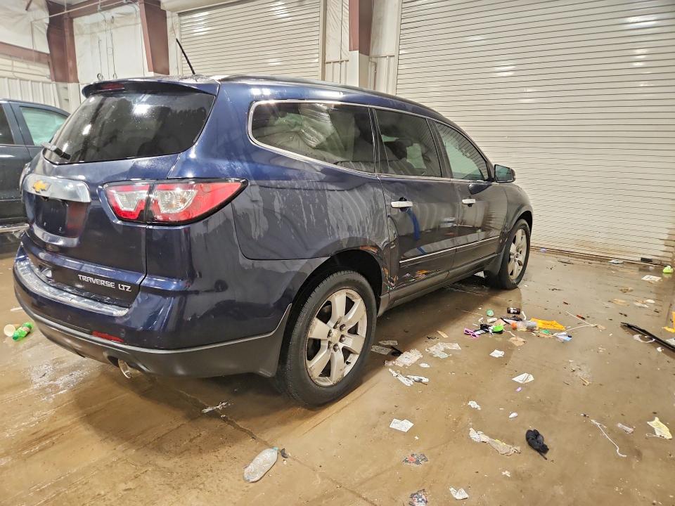 Photo 3 from auction – 2015 CHEVROLET TRAVERSE L with VIN 1GNKVJKD9FJ235782