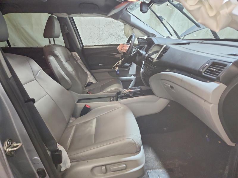 Photo 7 from auction – 2017 HONDA PILOT TOUR with VIN 5FNYF6H93HB100873