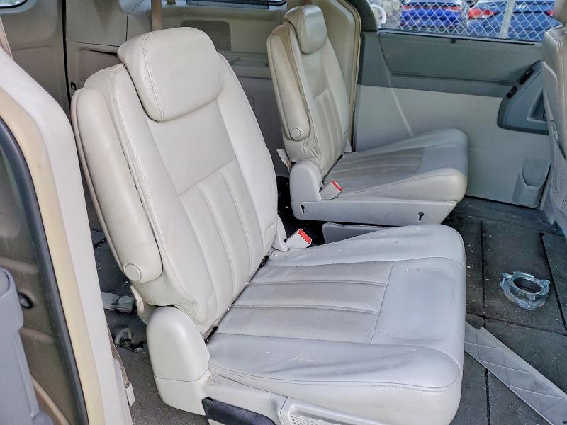 Photo 11 from auction – 2009 CHRYSLER TOWN & COU with VIN 2A8HR54119R565779
