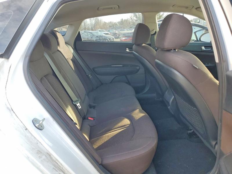 Photo 10 from auction – 2019 KIA OPTIMA with VIN 5XXGT4L38KG298947