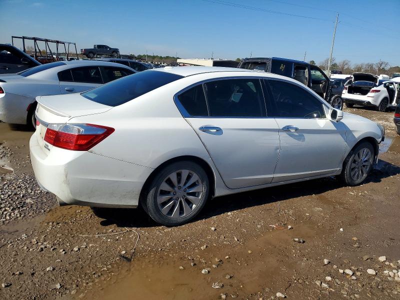 Photo 3 from auction – 2013 HONDA ACCORD with VIN 1HGCR3F91DA010063