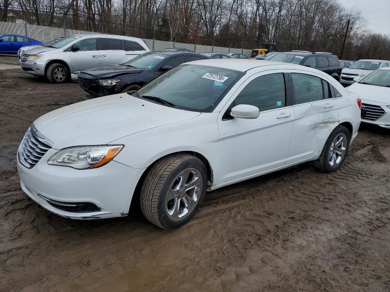 CHRYSLER 200 TOURIN 2013 with VIN 1C3CCBBB4DN764722 - Photo from auction