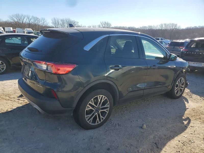 Photo 3 from auction – 2022 FORD ESCAPE with VIN 1FMCU9H94NUA73747