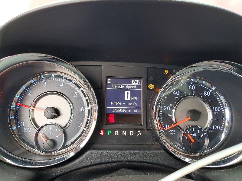 Photo 9 from auction – 2014 CHRYSLER TOWN & COU with VIN 2C4RC1BG4ER394632