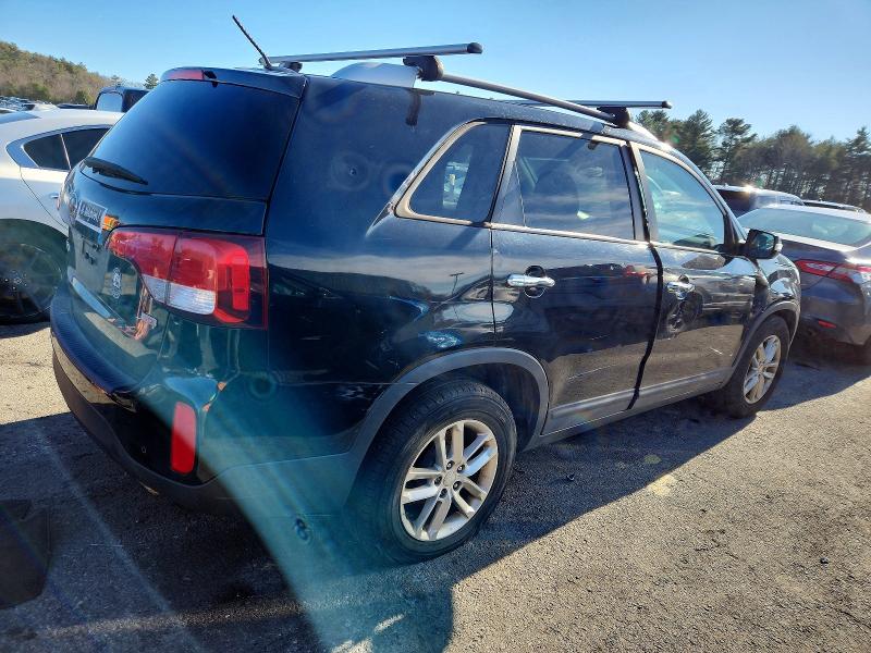 Photo 3 from auction – 2014 KIA SORENTO LX with VIN 5XYKT3A61EG503848