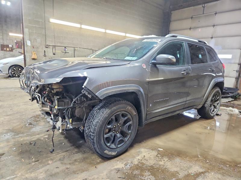 JEEP CHEROKEE 2019 with VIN 1C4PJMBX8KD153184 - Photo from auction