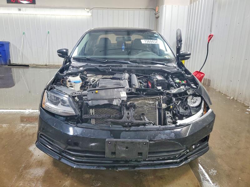 Photo 5 from auction – 2017 VOLKSWAGEN JETTA with VIN 3VWDB7AJ4HM399948