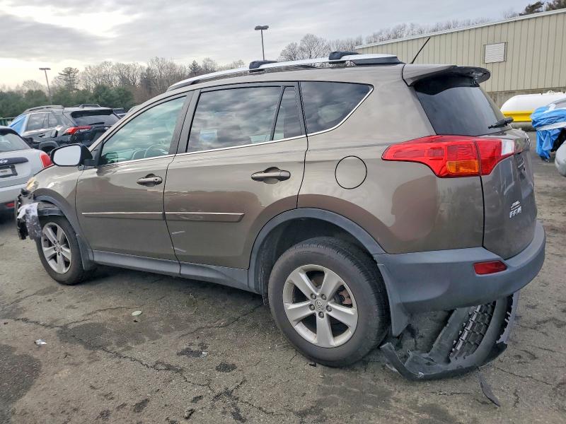 Photo 2 from auction – 2013 TOYOTA RAV4 XLE with VIN 2T3RFREV6DW009723