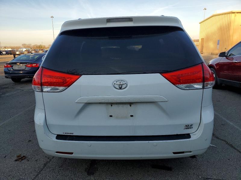 Foto 6 de la subasta – 2013 TOYOTA SIENNA XLE con VIN 5TDDK3DC8DS056045