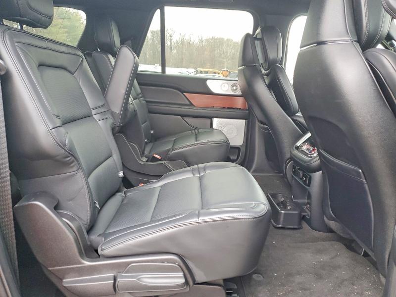 Photo 11 from auction – 2019 LINCOLN NAVIGATOR with VIN 5LMJJ3LT8KEL17970
