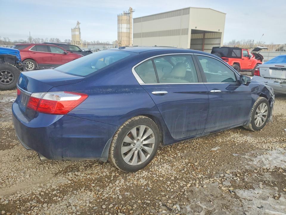 Photo 3 from auction – 2014 HONDA ACCORD with VIN 1HGCR2F84EA153222