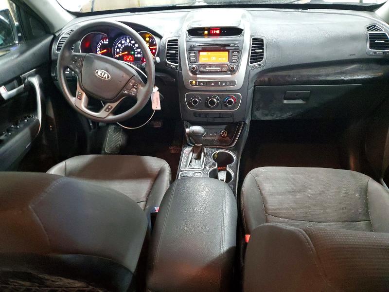 Photo 8 from auction – 2015 KIA SORENTO LX with VIN 5XYKTDA74FG579290