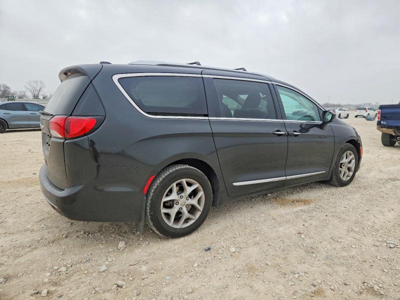 Photo 3 from auction – 2017 CHRYSLER PACIFICA T with VIN 2C4RC1EG2HR592237