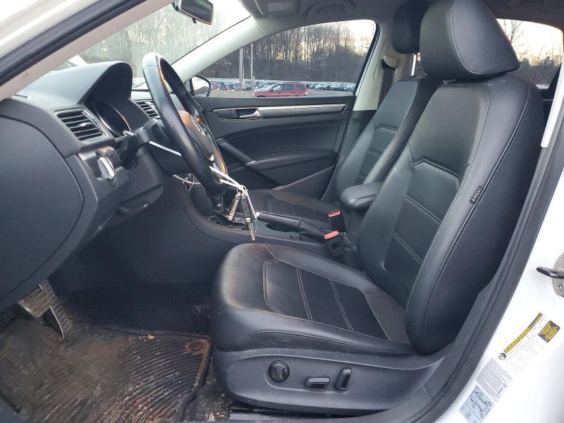 Photo 7 from auction – 2017 VOLKSWAGEN PASSAT with VIN 1VWDT7A32HC000552