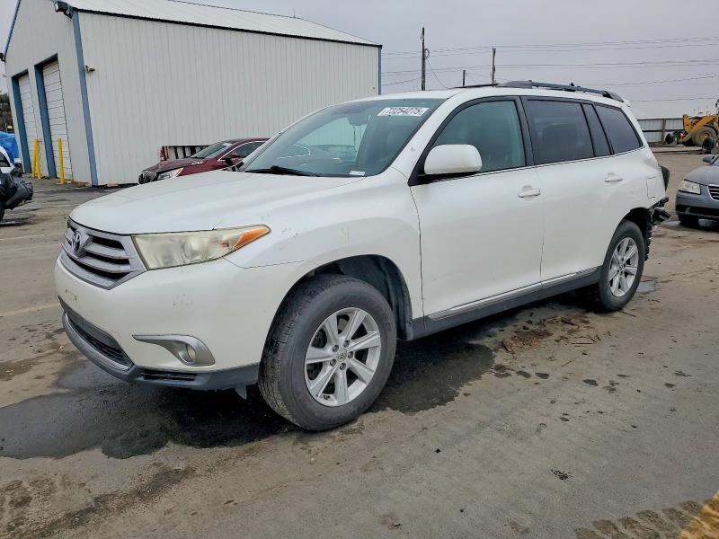 TOYOTA HIGHLANDER 2011 with VIN 5TDZK3EH8BS035919 - Photo from auction