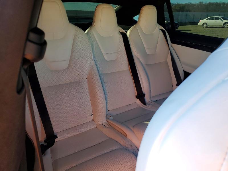 Photo 11 from auction – 2016 TESLA MODEL X with VIN 5YJXCAE20GF016670