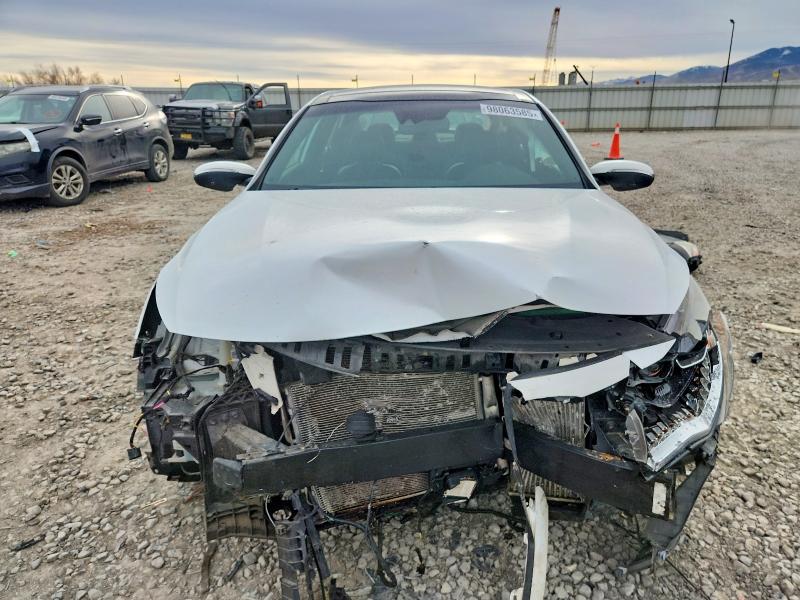 Photo 5 from auction – 2017 KIA OPTIMA with VIN 5XXGV4L26HG167249