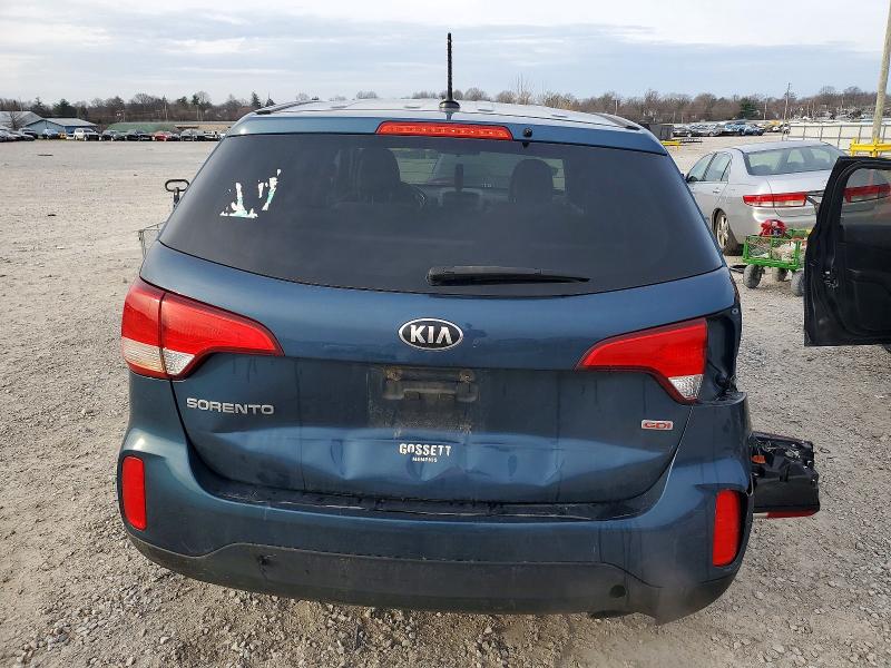 Photo 6 from auction – 2015 KIA SORENTO LX with VIN 5XYKT3A62FG556723