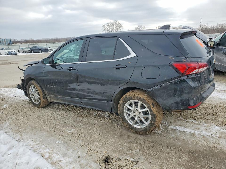 Photo 2 from auction – 2022 CHEVROLET EQUINOX with VIN 3GNAXKEV4NL237687