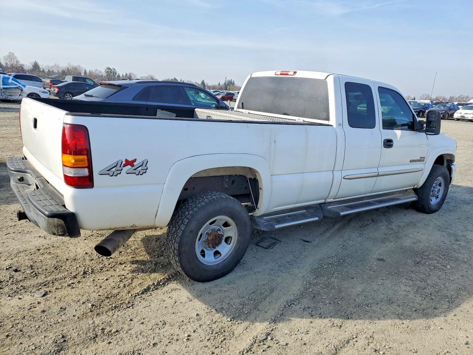 Photo 3 from auction – 2003 GMC SIERRA K25 with VIN 1GTHK29123E118532