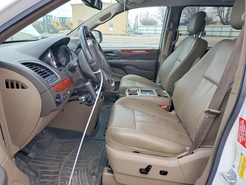 Photo 7 from auction – 2014 CHRYSLER TOWN & COU with VIN 2C4RC1BG7ER236771