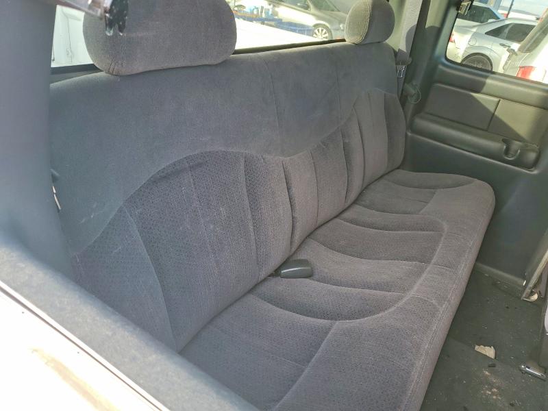 Photo 10 from auction – 1999 CHEVROLET SILVERADO with VIN 2GCEC19V2X1252820