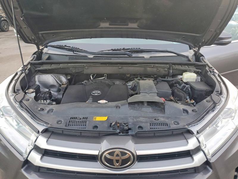 Foto 12 de la subasta – 2018 TOYOTA HIGHLANDER con VIN 5TDBZRFH6JS827970
