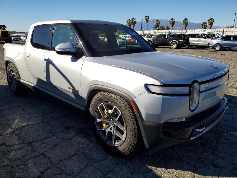 Photo 4 from auction – 2022 RIVIAN R1T with VIN 7FCTGAAL7NN011718