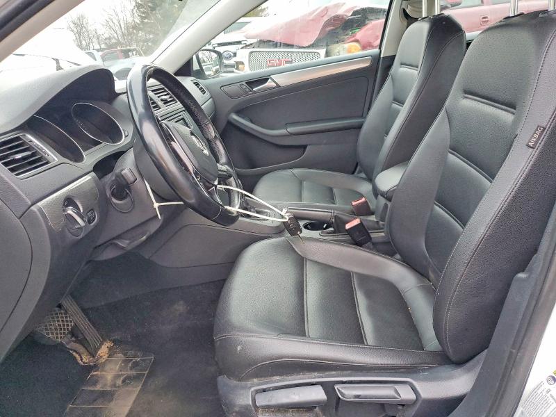 Photo 7 from auction – 2017 VOLKSWAGEN JETTA with VIN 3VWDB7AJ4HM376556