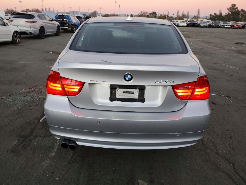 Photo 6 from auction – 2011 BMW 328 I SULE with VIN WBAPH5G59BNM75008