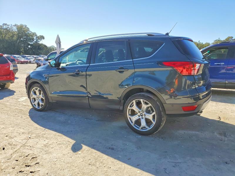 Photo 2 from auction – 2019 FORD ESCAPE TIT with VIN 1FMCU0J92KUA44619