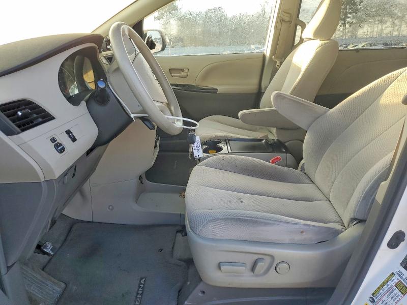 Photo 7 from auction – 2011 TOYOTA SIENNA LE with VIN 5TDKK3DC3BS167350