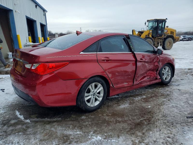 Photo 3 from auction – 2014 HYUNDAI SONATA GLS with VIN 5NPEB4AC4EH839997