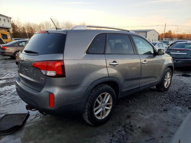 Photo 3 from auction – 2014 KIA SORENTO LX with VIN 5XYKTDA65EG508637