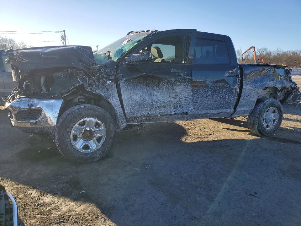 RAM 2500 2024 with VIN 3C6UR5CL1RG352675 - Photo from auction