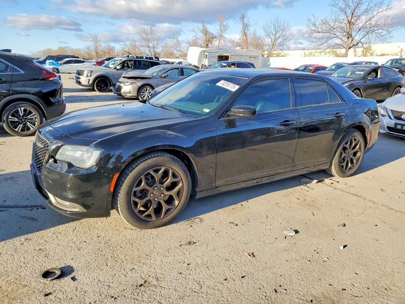 CHRYSLER 300 S 2016 with VIN 2C3CCAGG8GH270679 - Photo from auction