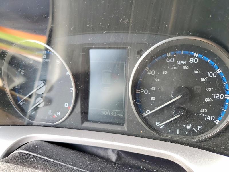 Photo 9 from auction – 2018 TOYOTA RAV4 with VIN JTMWFREV6JD110028