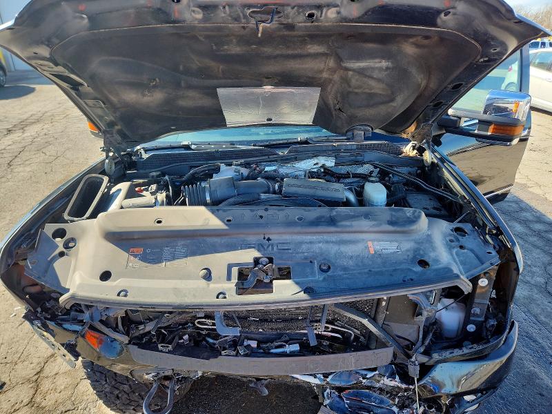 Photo 11 from auction – 2018 GMC SIERRA with VIN 1GT12UEY6JF192396