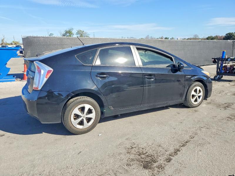 Photo 3 from auction – 2014 TOYOTA PRIUS with VIN JTDKN3DU3E1777587