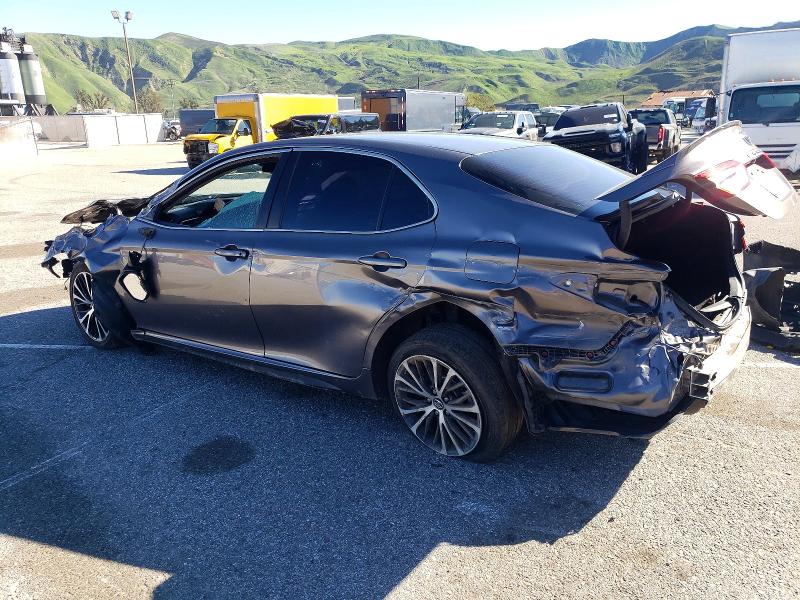 Photo 2 from auction – 2018 TOYOTA CAMRY with VIN 4T1B11HK2JU014053