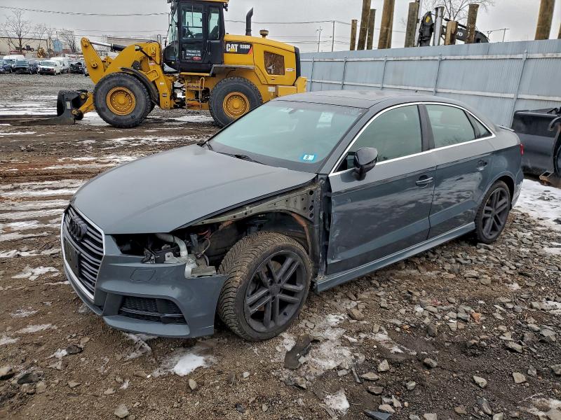AUDI A3 PREMIUM 2017 مع رقم تعريف المركبة WAUJ8GFF4H1017761 - صورة من المزاد