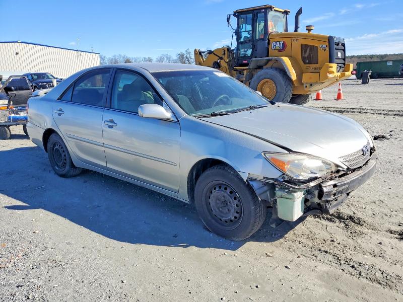 Photo 4 from auction – 2004 TOYOTA CAMRY LE with VIN 4T1BE32K84U351484