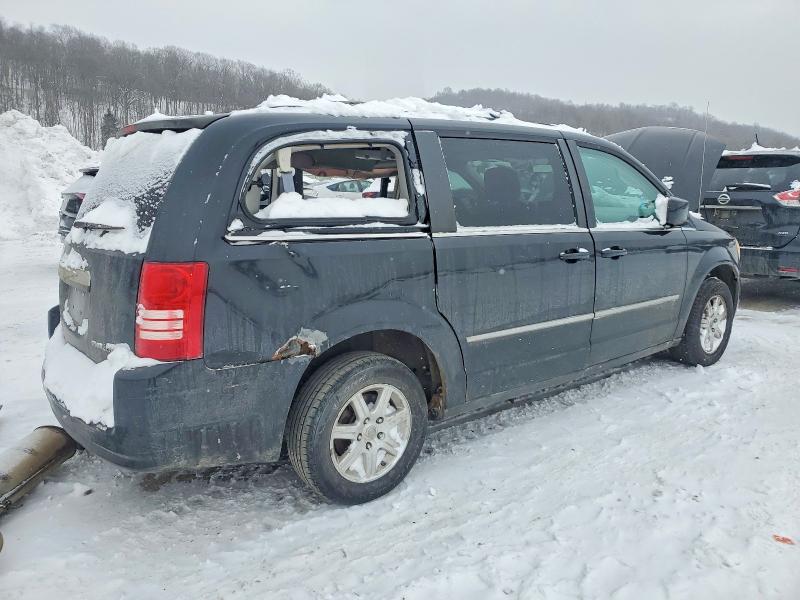Photo 3 from auction – 2010 CHRYSLER TOWN & COU with VIN 2A4RR5D13AR305507