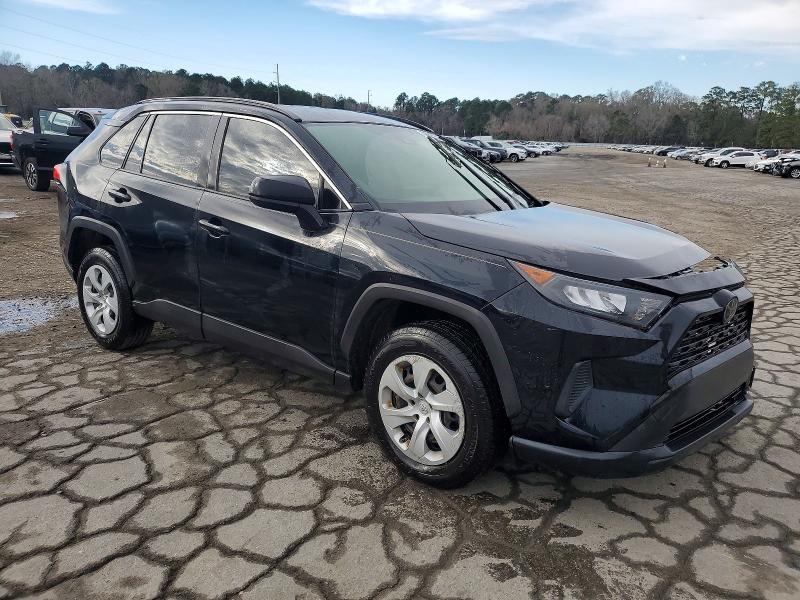 Photo 4 from auction – 2019 TOYOTA RAV4 LE with VIN JTMF1RFVXKJ018193