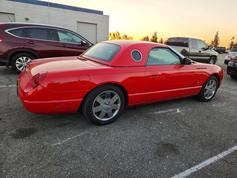 Photo 3 from auction – 2003 FORD THUNDERBIR with VIN 1FAHP60A83Y111109