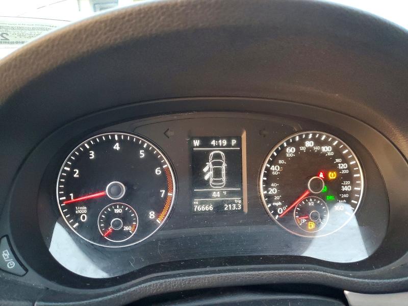 Photo 9 from auction – 2013 VOLKSWAGEN PASSAT with VIN 1VWBP7A30DC124244