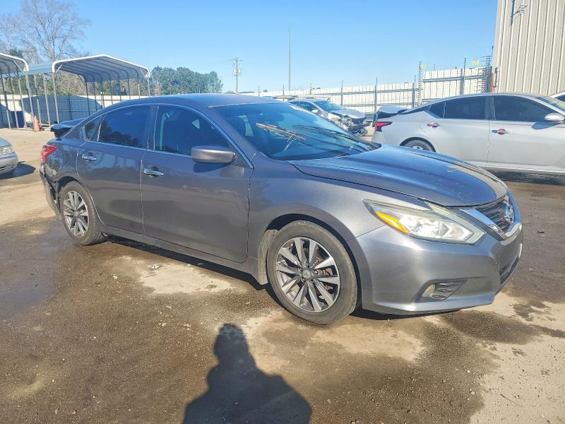 Photo 4 from auction – 2017 NISSAN ALTIMA with VIN 1N4AL3AP3HC131383