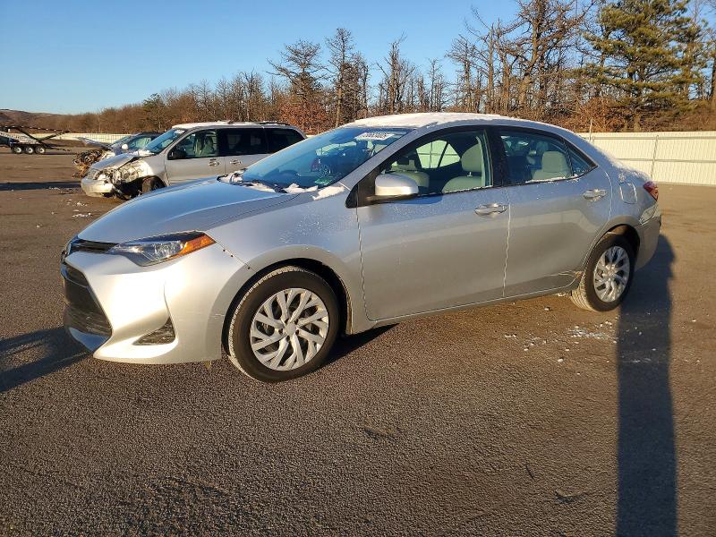 TOYOTA COROLLA 2018 with VIN 2T1BURHE3JC097543 - Photo from auction