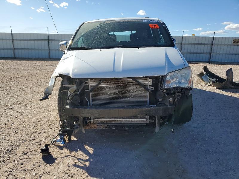 Photo 5 from auction – 2015 CHRYSLER TOWN & COU with VIN 2C4RC1CG2FR520454