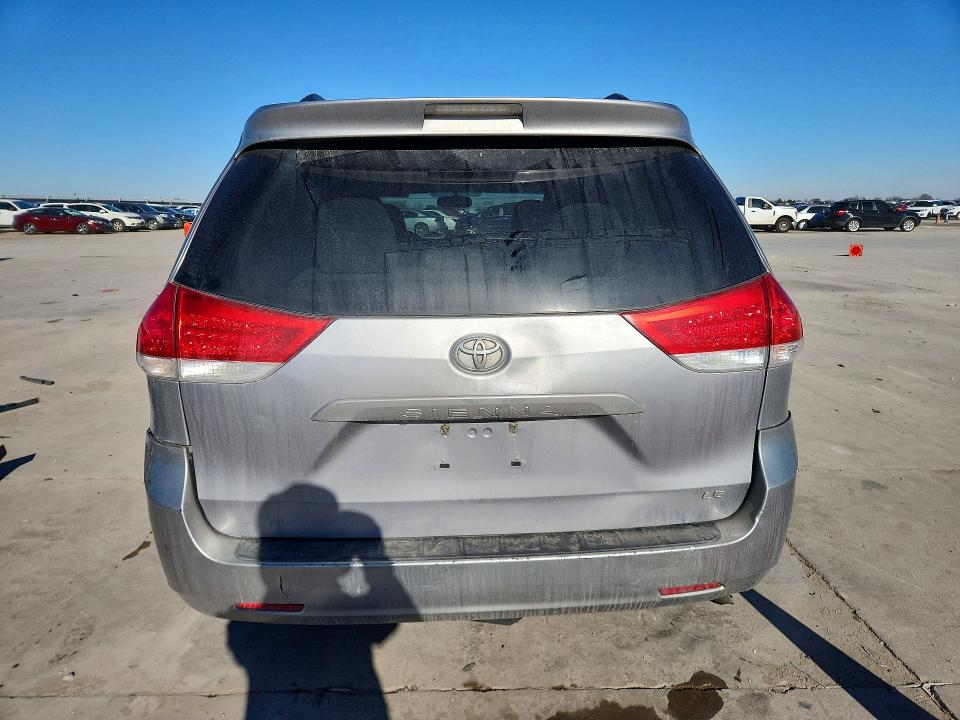 Photo 6 from auction – 2012 TOYOTA SIENNA LE with VIN 5TDKK3DC6CS177582